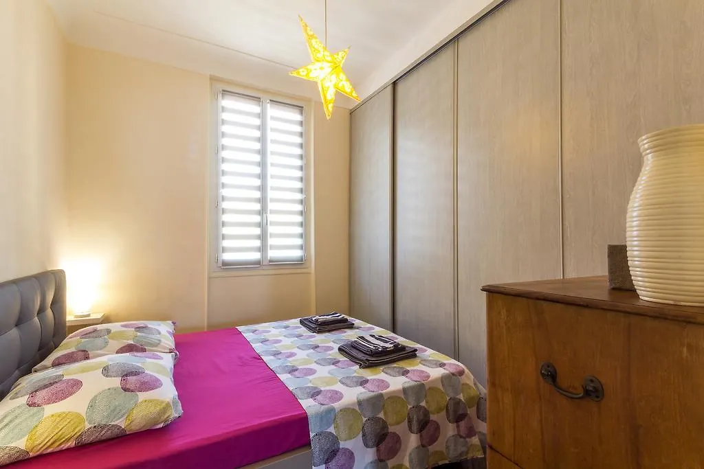 Beautiful Apartment By The Sea Front Nice
