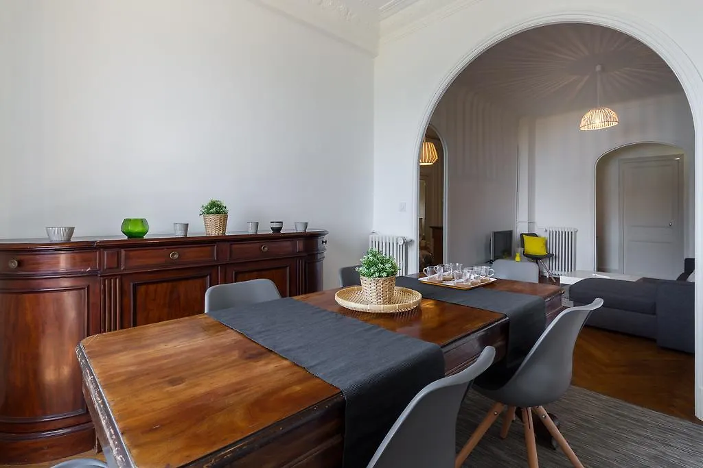 Beautiful Apartment By The Sea Front Nice